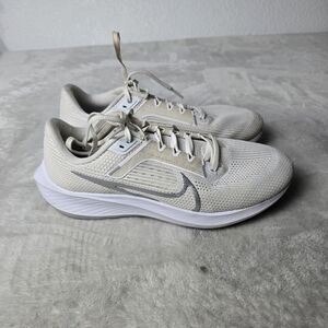 Womens Nike Air Zoom Pegasus 40 White Silver Running Shoes Size 9.5 EUC